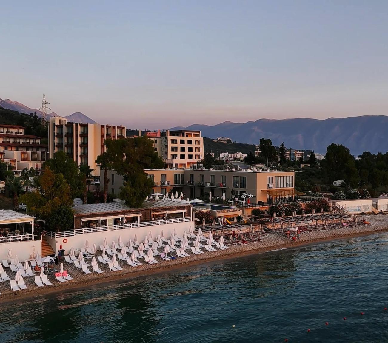 Отель Dukes Albania Радима Экстерьер фото